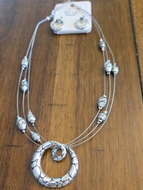 Eve Silver Multi-Strand Necklace with Snake Textured Circle Pendant And Earings